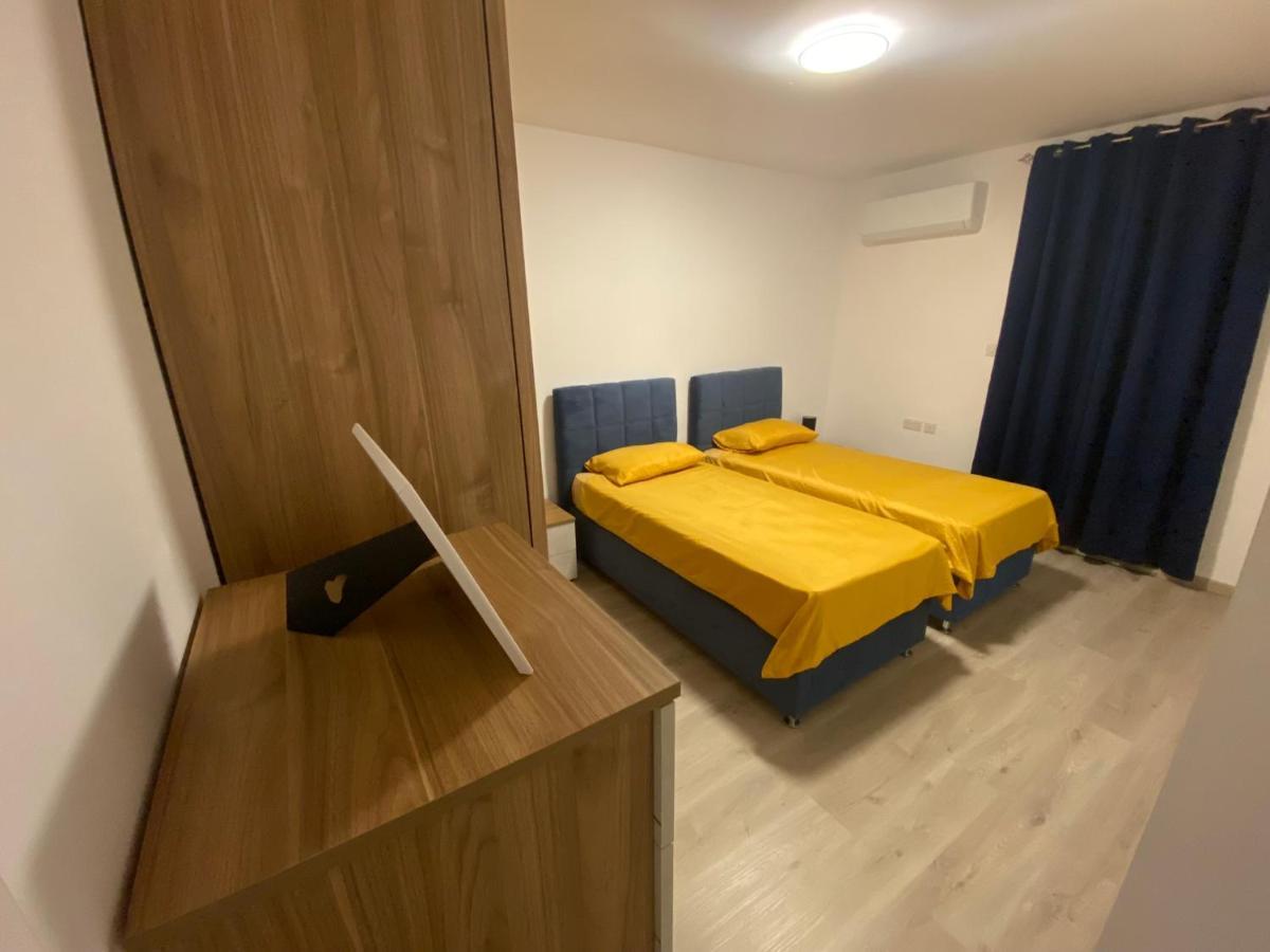 Modern Apartment With Large Outdoor Area - Sleeps 7, Close To Malta International Airport Luqa Eksteriør bilde